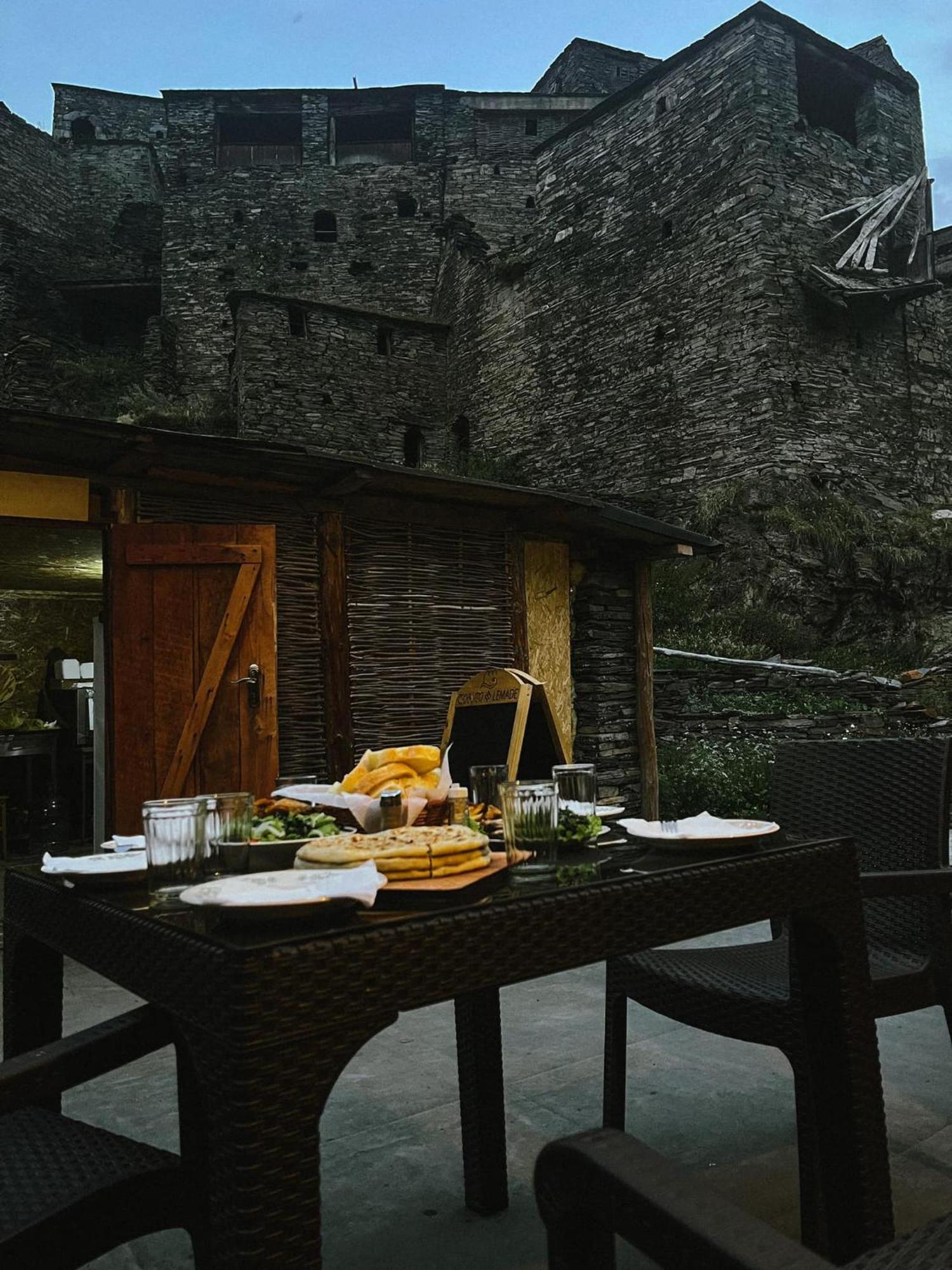"Front Castle" Shatili Exterior foto